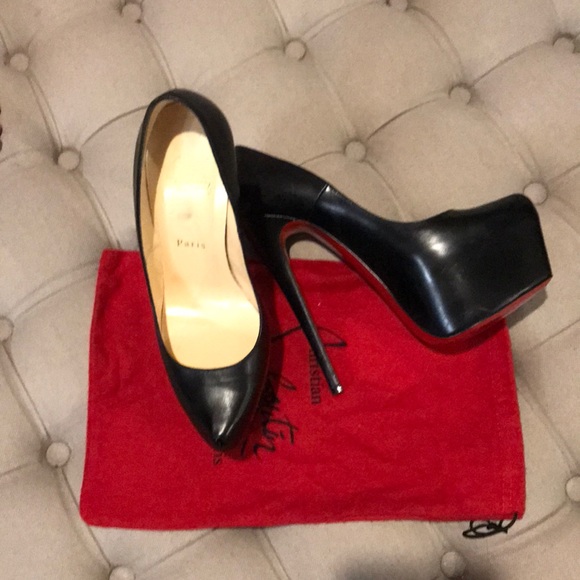 Louboutin - Picture 3 of 4